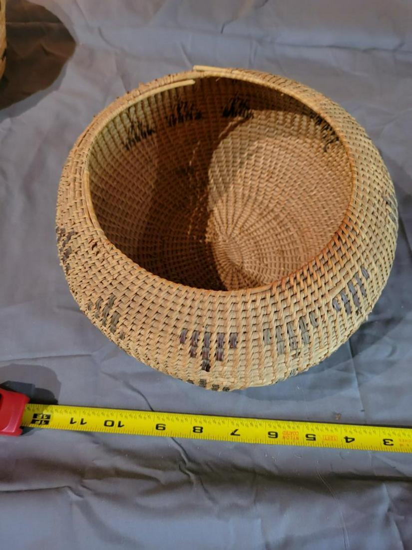 Hand Woven Grass Basket (1 of 4)