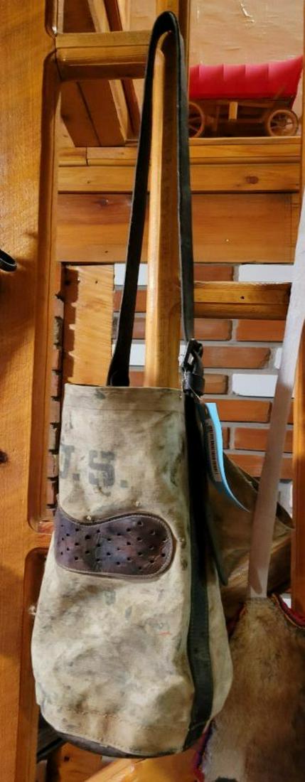 US Marked Canvas/Leather feed bag with leather strap (1 of 4)