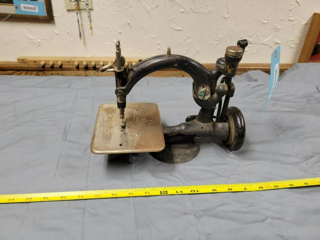 Willcox and Gibbs Sewing Machine Co from New York hand crank sewing machine (1 of 7)