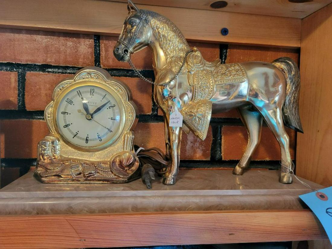 United Self Starting electric horse clock (1 of 4)