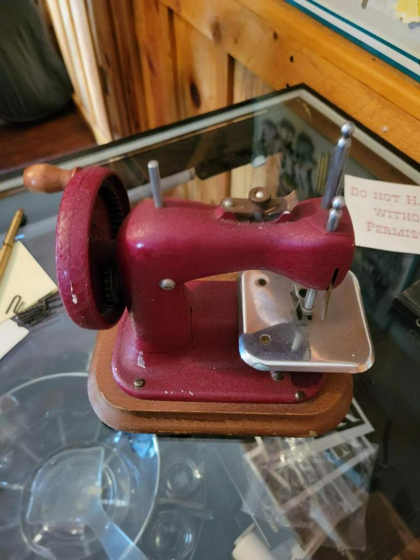 Vintage Child's Size Sewing Machine (1 of 2)