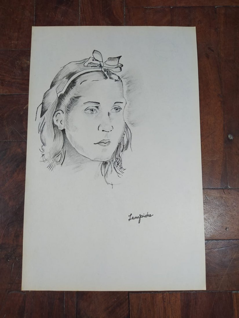 Tamara de Lempicka Charcoal Drawing (In the Style Of): In the Style of Tamara de Lempicka Charcoal Drawing On Paper. Art Deco, Aprox size 13 inches x 8.5 inches This item has limited provenance, it doesnt have any documentation or certification, Sold as i