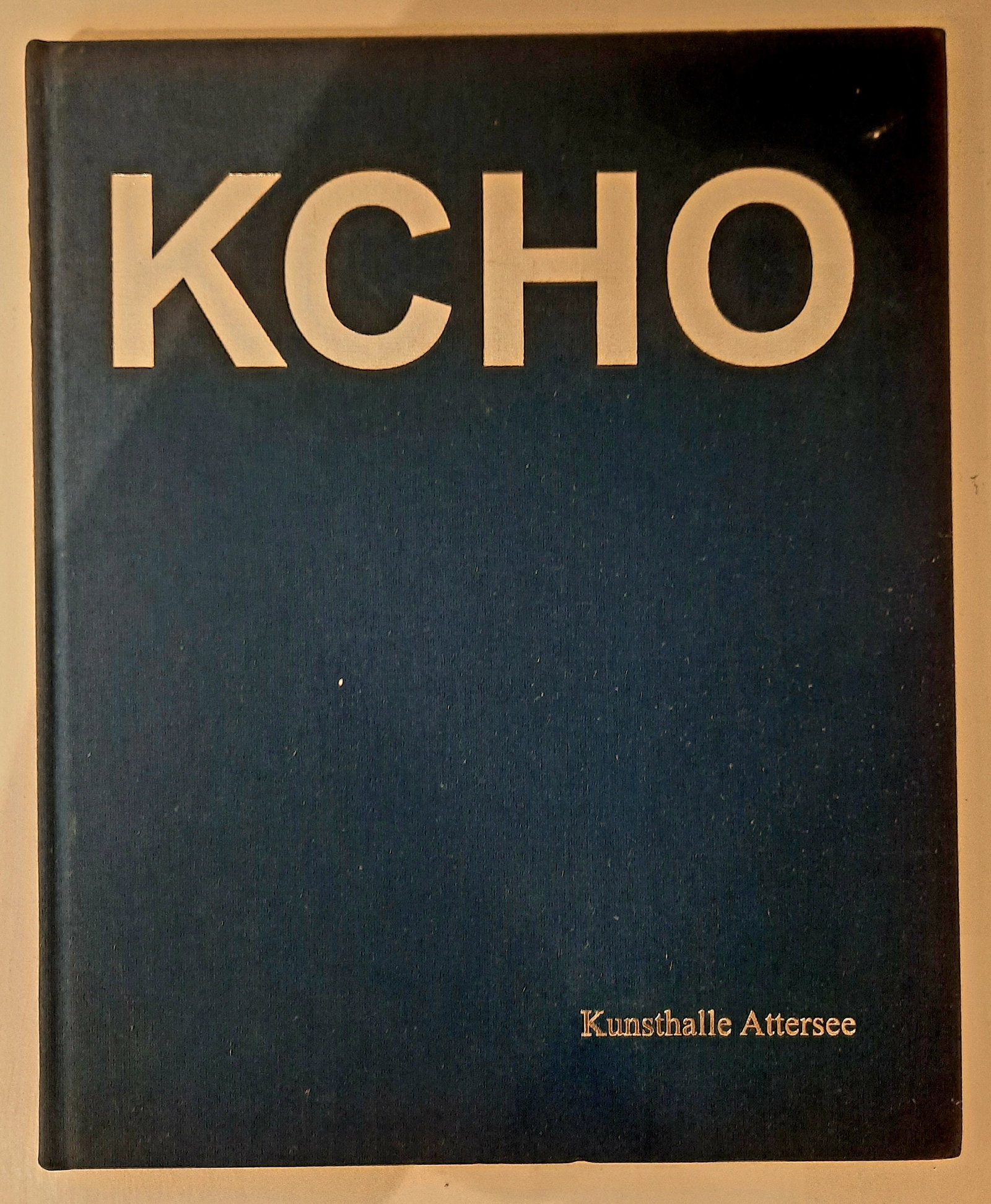 Kcho. Casa 5. Las playas infinitas: Kunsthalle Attersee. Edition Anteros, Wien. ISBN 3-85340-0175 Title: Kcho. Casa 5. Las playas infinitas, 2005