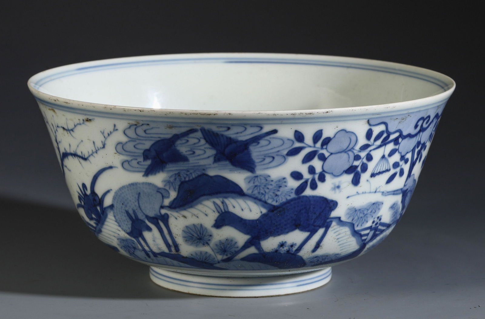 AN ANCIENT CHINESE PORCELAIN BLUE AND WHITE BOWL WITH (1 of 8)