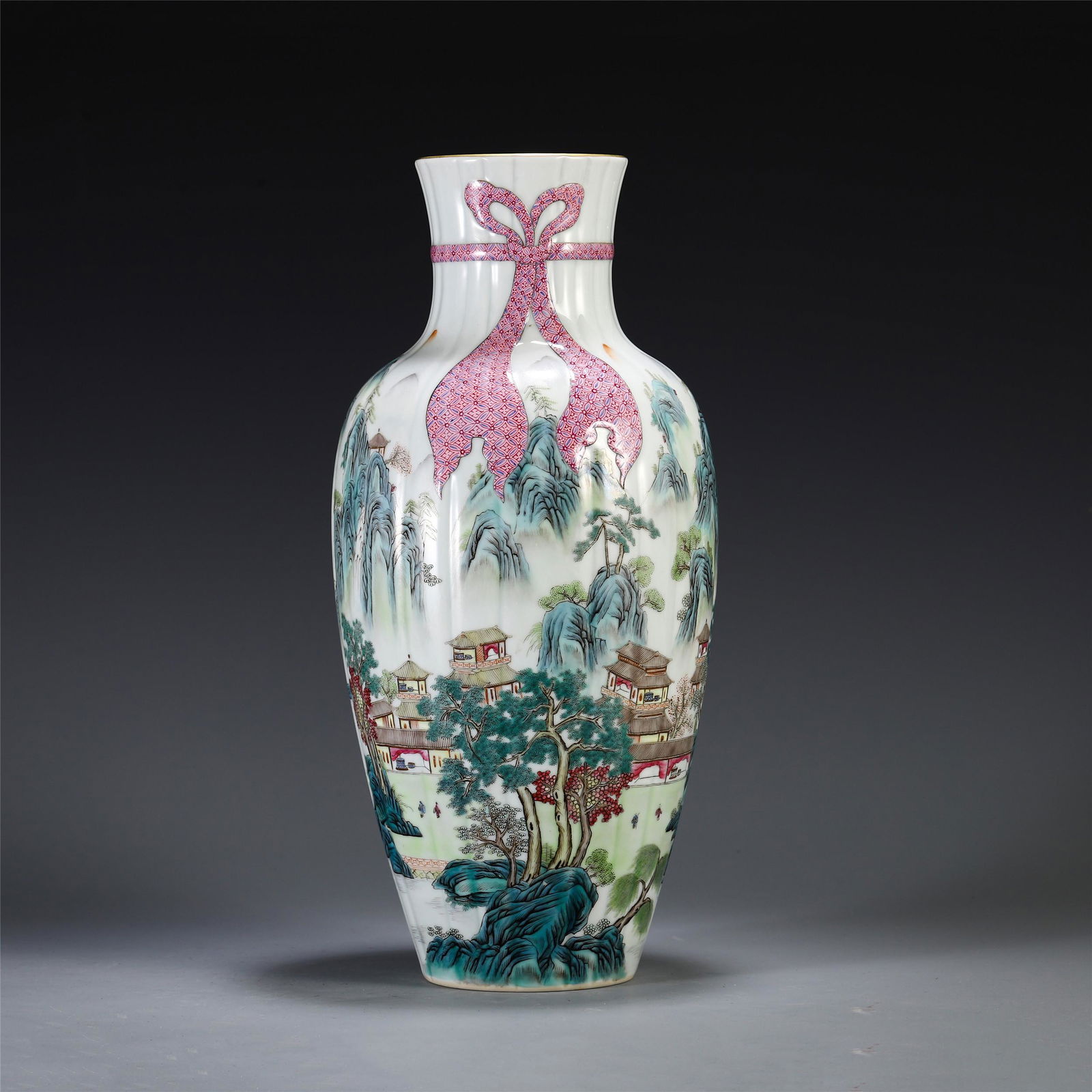 CHINESE FAMILLE ROSE MOUNTAIN VIEWS VASE (1 of 10)