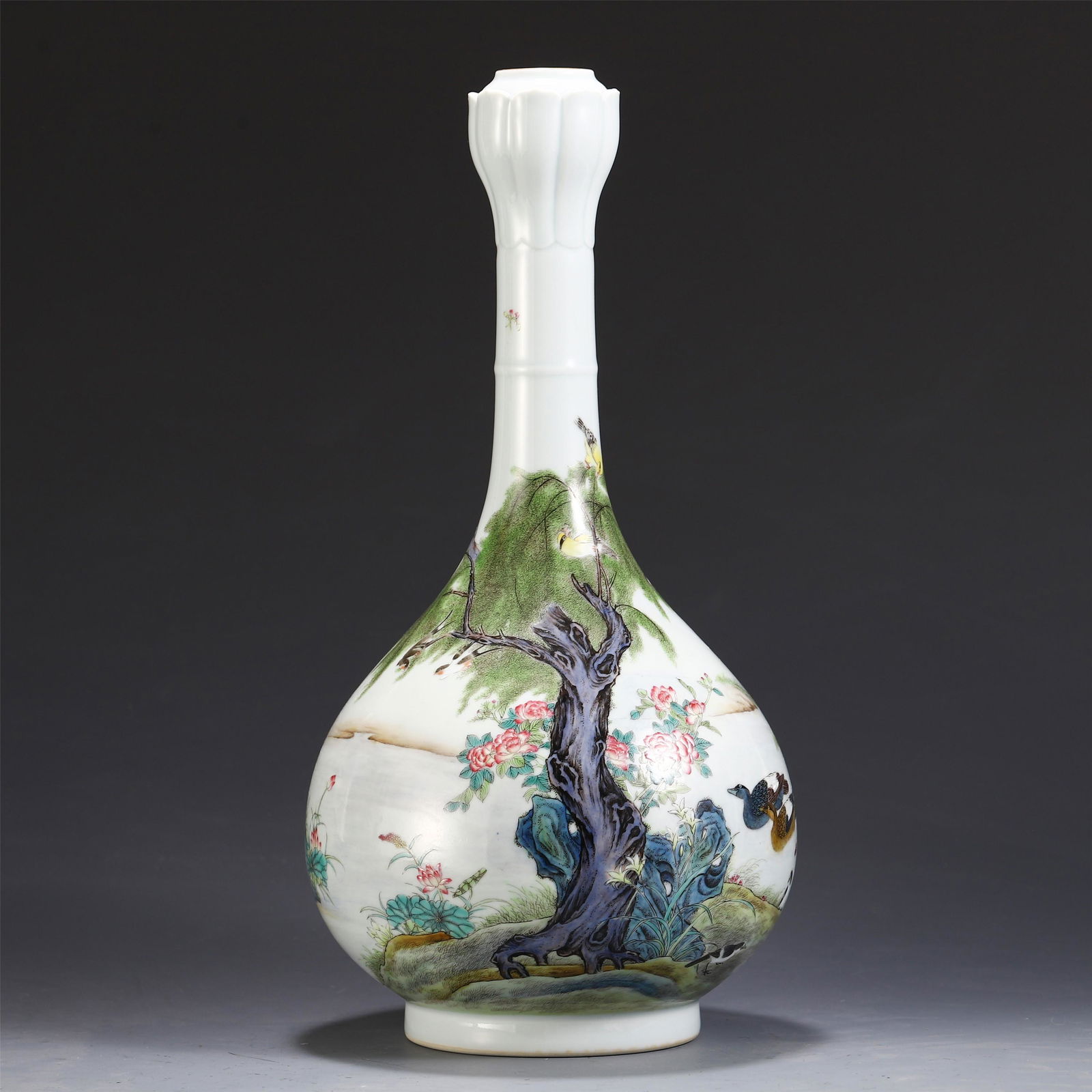 CHINESE WUCAI PORCELAIN FLOWER BOTTLE VASE (1 of 11)