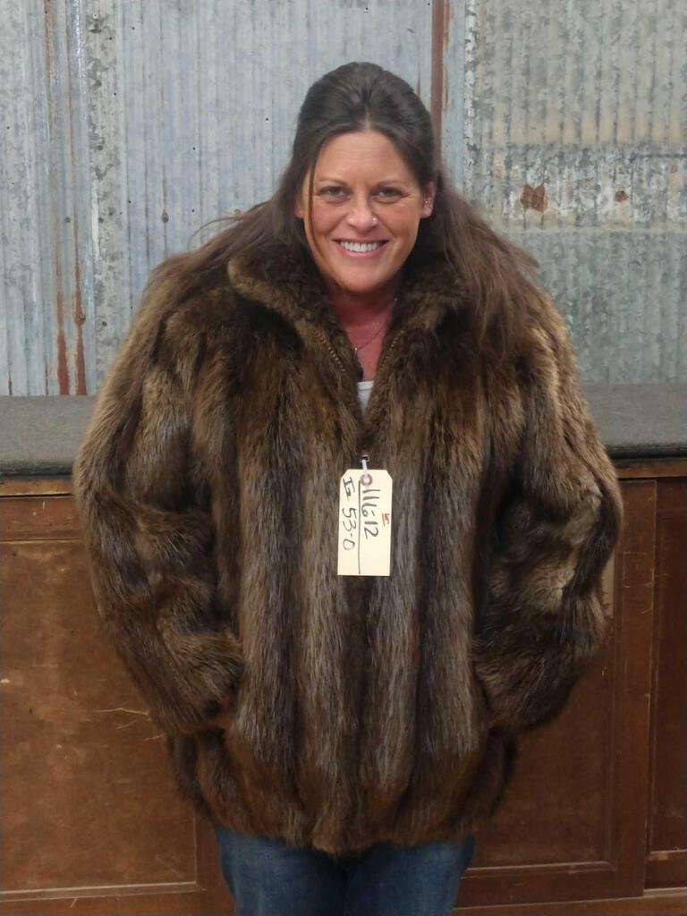 Waist Length Mink Coat: 116.12 NICE coat Size Large to XL beautiful fur 24" sleeves shoulder to cut & 30" shoulder to hem