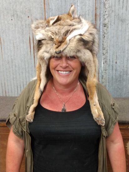 Coyote Fur Mountain Man Hat: 53.20 Brand New Hat Adjustable Size With Feet