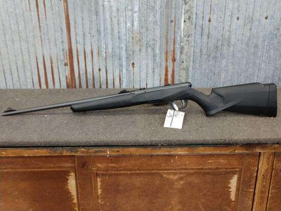 Savage Model B22 .22mag Bolt Action Rifle: 58.6 Like new SN 2862659