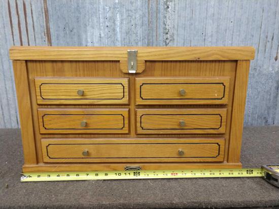 North American Fishing Club Decorative Lure Display Box: 36.10 All lockable neat piece