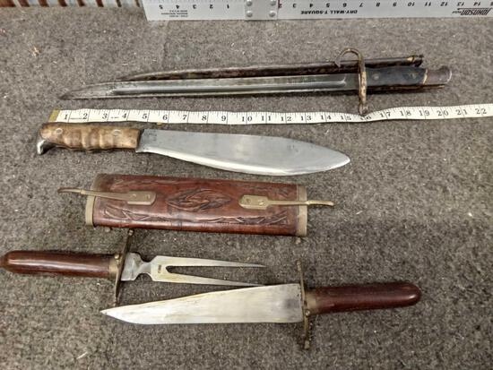 3 Vintage Fixed Blade Knives: 48.37 Japanese Bayonet , US Bollo Knife 1918 , & Meat Carving Set