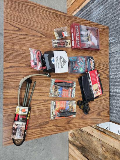 Big Game Hunting Accessories Lot (1 of 5)