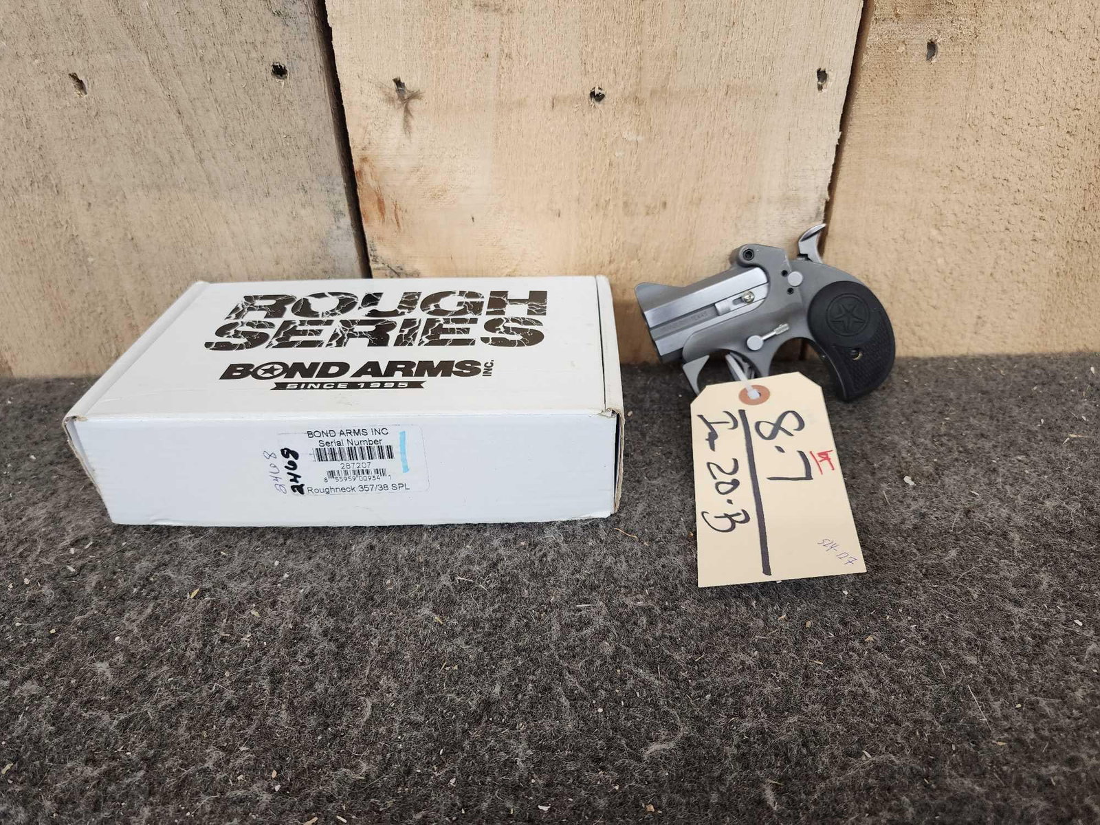 Bond Arms Roughneck 357/38 special 2 Shot Derringer Pistol: 8.7 Nice clean gun SN 287207