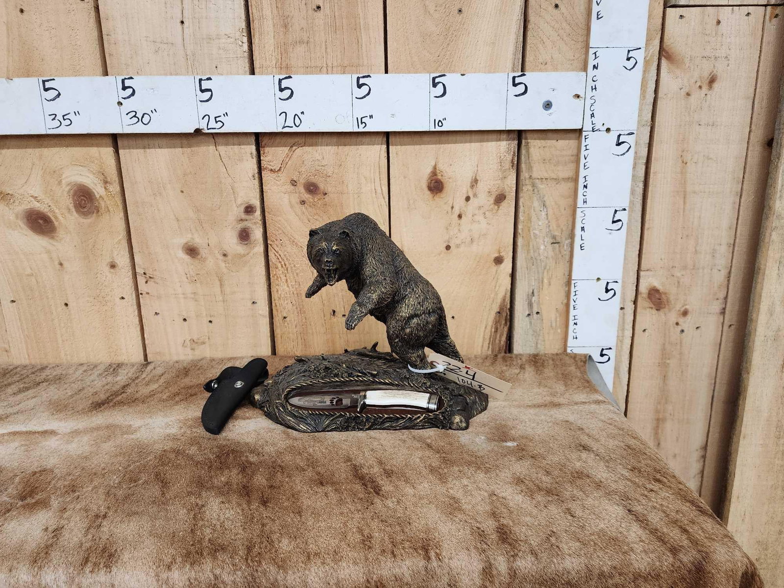 Friends Of The NRA 2005 Knife Of The Year With Grizzly Bear Sculpture: 22.4 Nice display with fixed blade Buck knife limited edition 745/1025