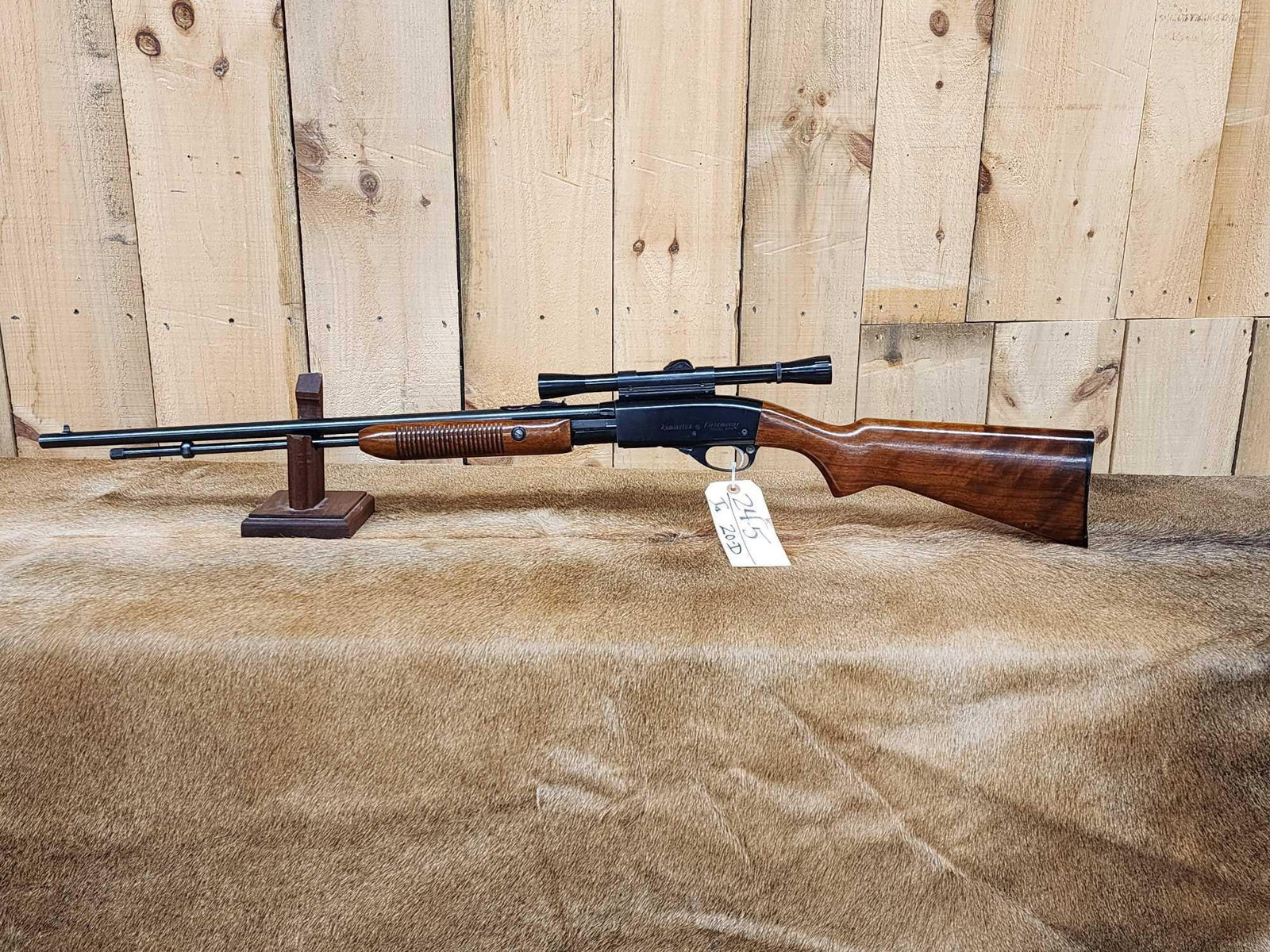 Remington Fieldmaster Model 572 .22 Pump Rifle: 24.5 With Scope SN NA
