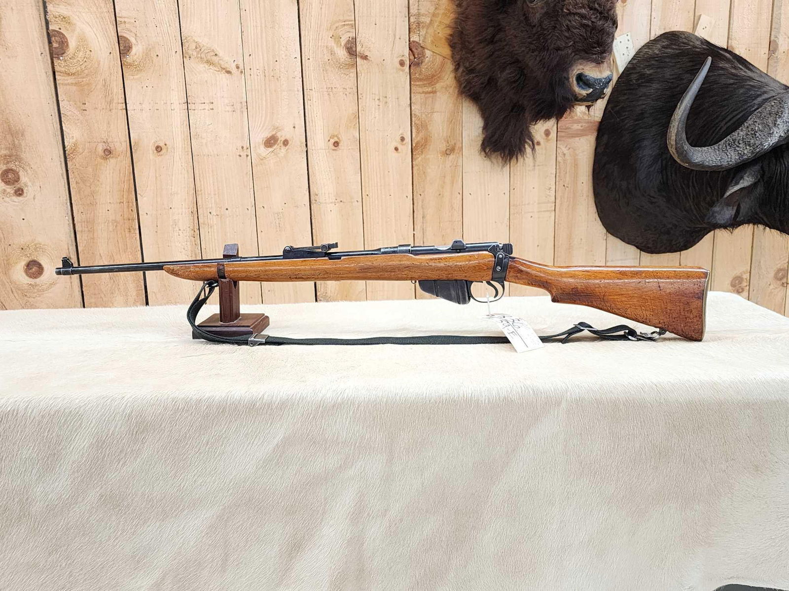Lee Enfield #1 Mark III SMLE .303 British Bolt Action Rifle: 18.36 This model was used during WWII action seems crisp SN 59868