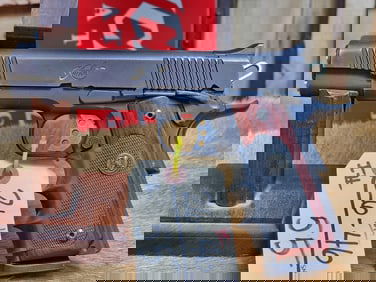 Kimber Classic Custom .45 Semi Auto Pistol