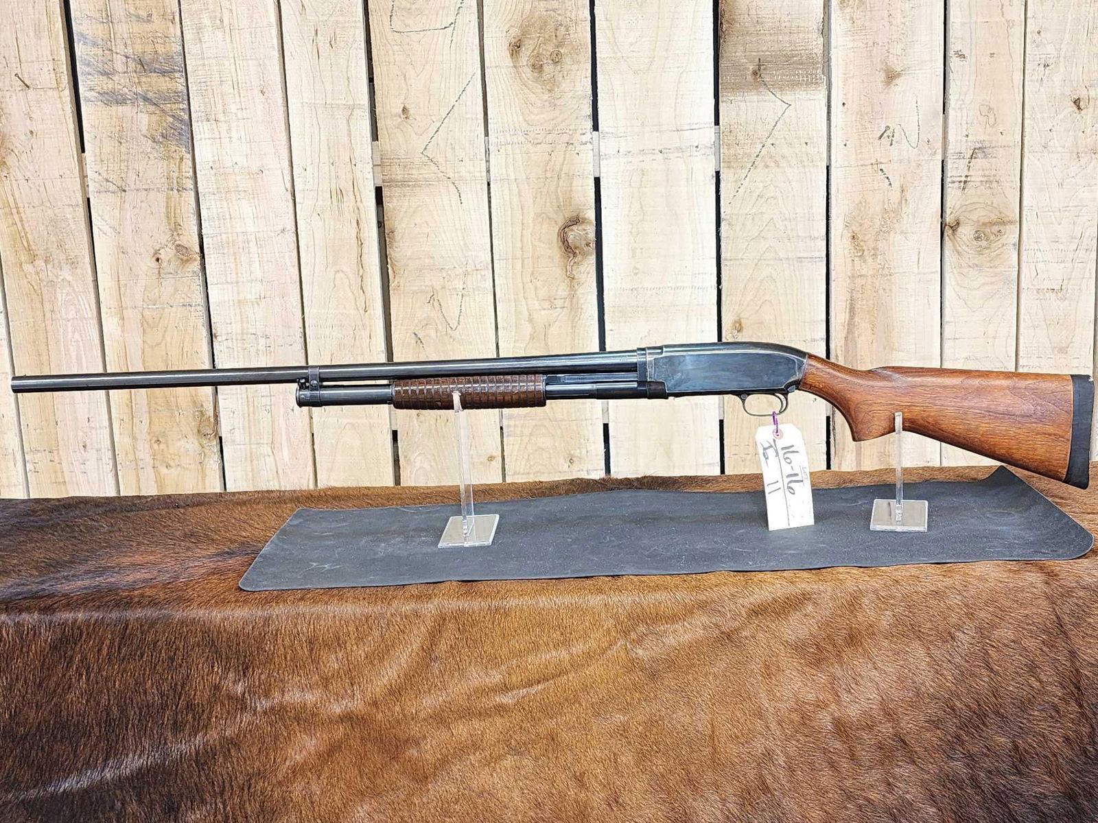 Winchester Model 12 12ga Pump Shotgun (1 of 14)