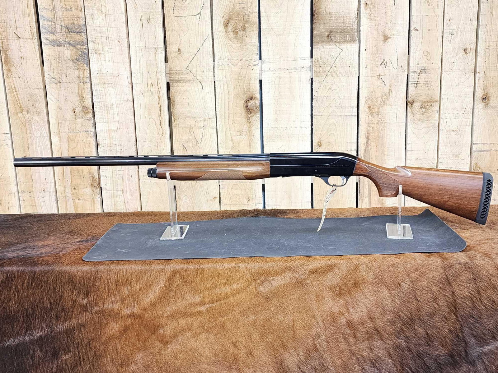 Benelli / Heckler & Koch Montefeltro Super 90 12ga Semi Auto Shotgun: 9.14 Nice gun screw in choke 28" barrel Shiny bore 3" mag SN M191689