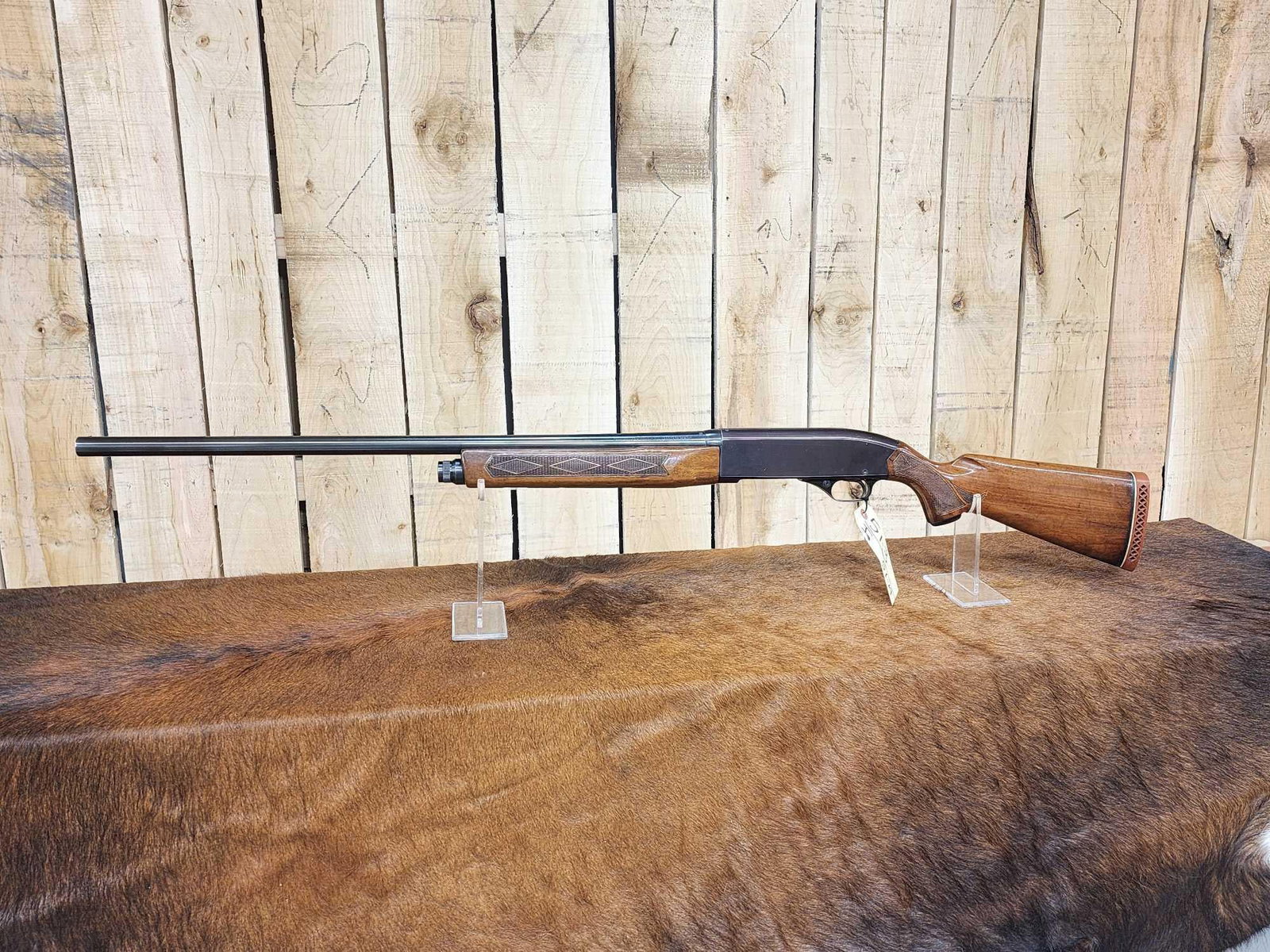 Winchester Model 1400 12ga Semi Auto Shotgun (1 of 7)