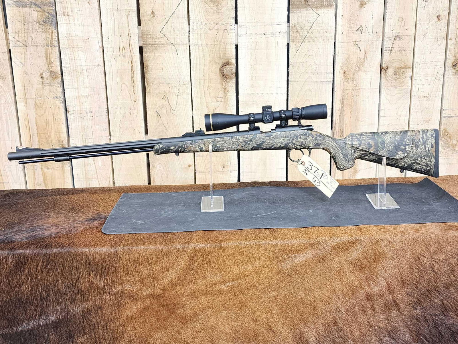 Traditions Lighting. 45 Black Powder Rifle (1 of 9)