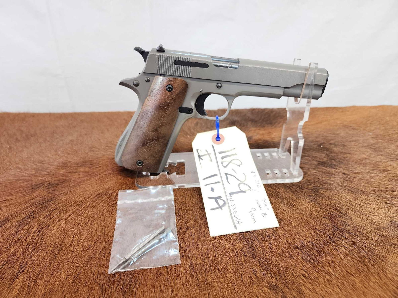 Star Model B 9mm Semi Auto Pistol (1 of 4)