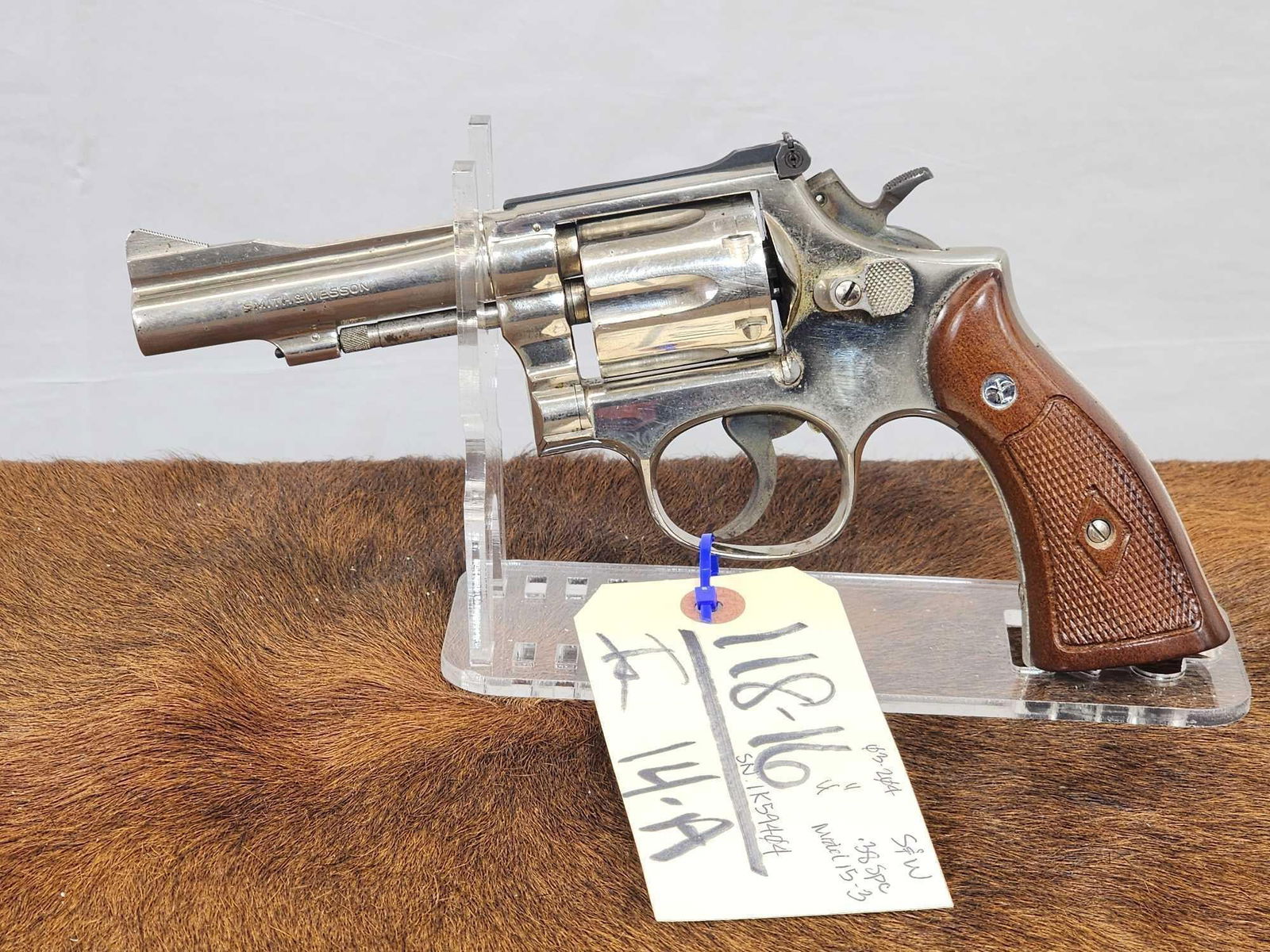 Smith & Wesson Model 15-3 38 Special Revolver (1 of 7)