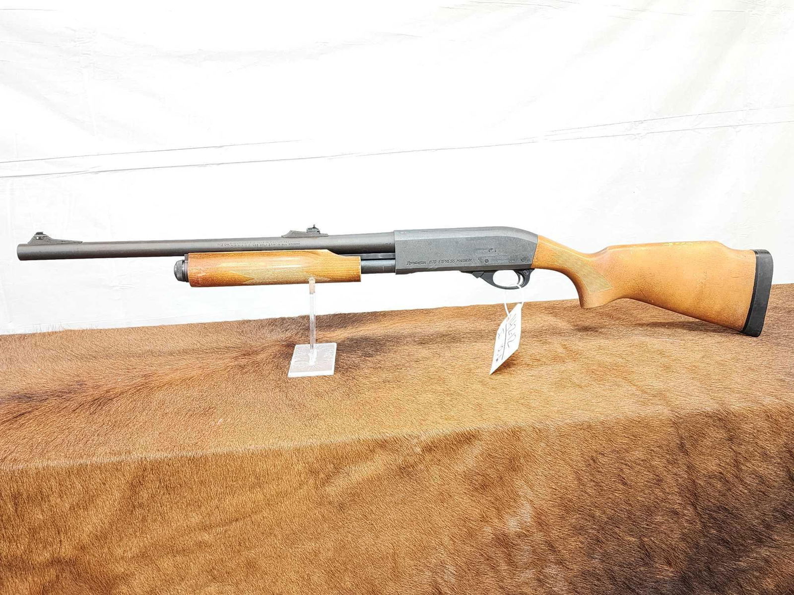 Remington Model 870 Express Magnum 12ga Pump Action Shotgun: 142.12 Deer gun 20" smooth bore Slug barrel shiny bore SN C585510M