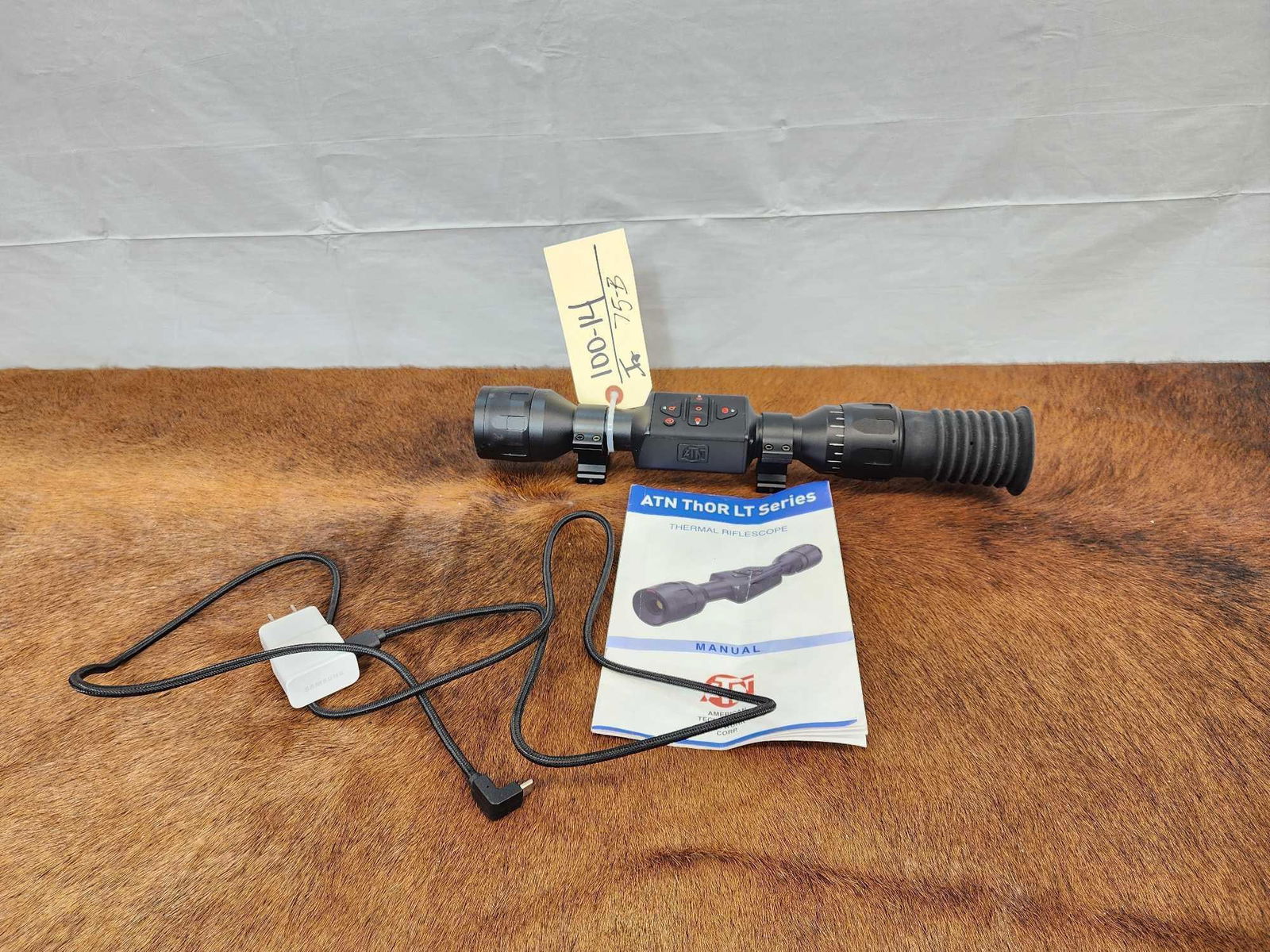 American Technologies Network Model ThOr LT Series Thermal Rifle Scope: 100.4 Appears to be working with charger , scope rail mounts manual