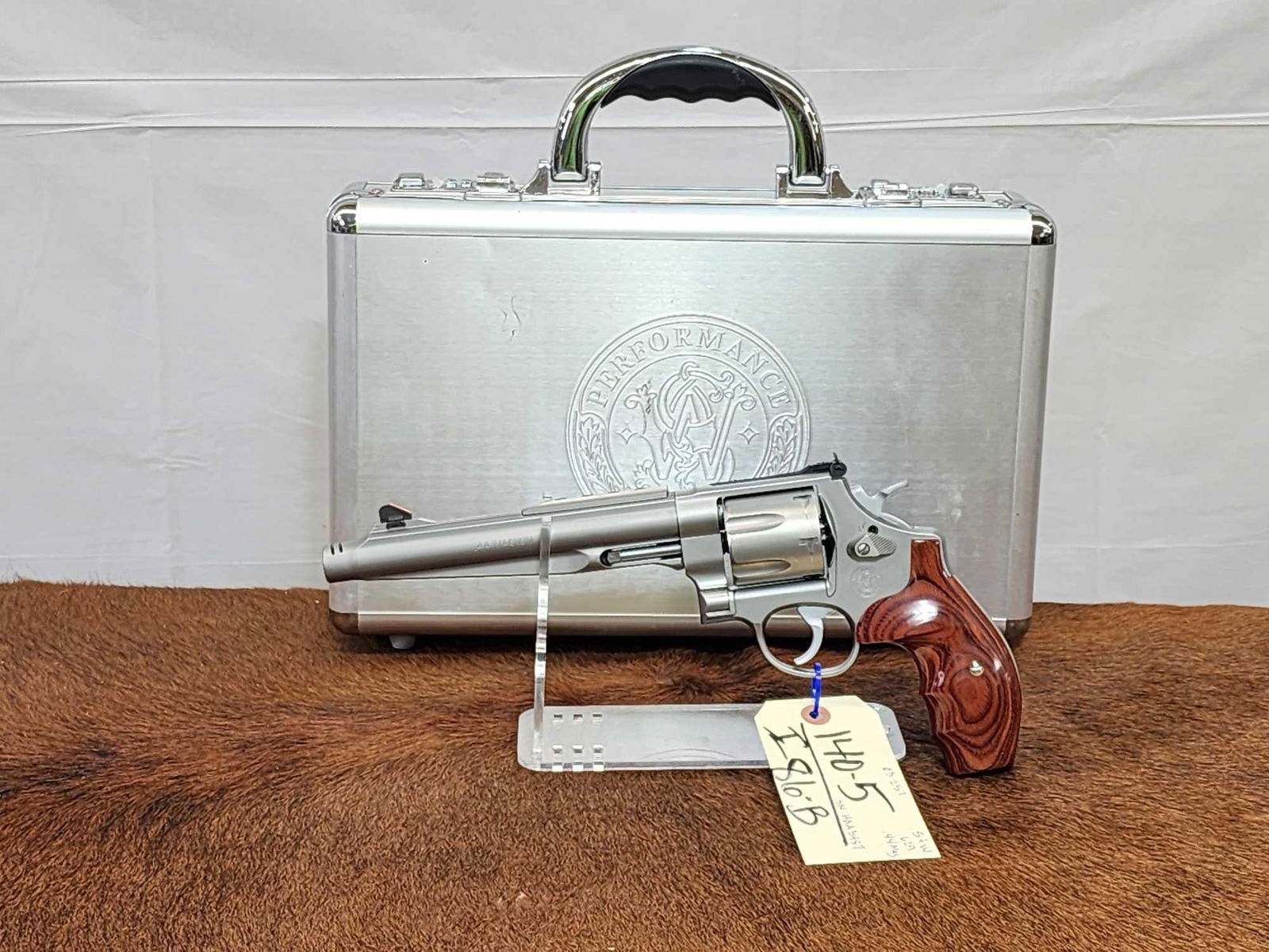 Smith & Wesson Performance Center 629 .44 Magnum Revolver: 140.5 Nice gun appears to have seen little use stainless 7 1/2" barrel shiny bore good rifling SN HAA3487