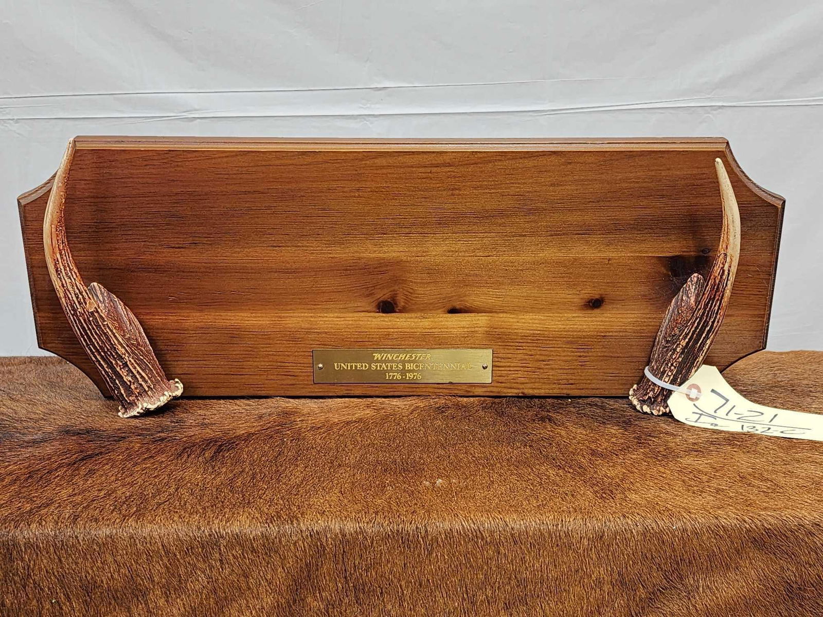 Winchester Bicentennial Gun Display Rack (1 of 3)