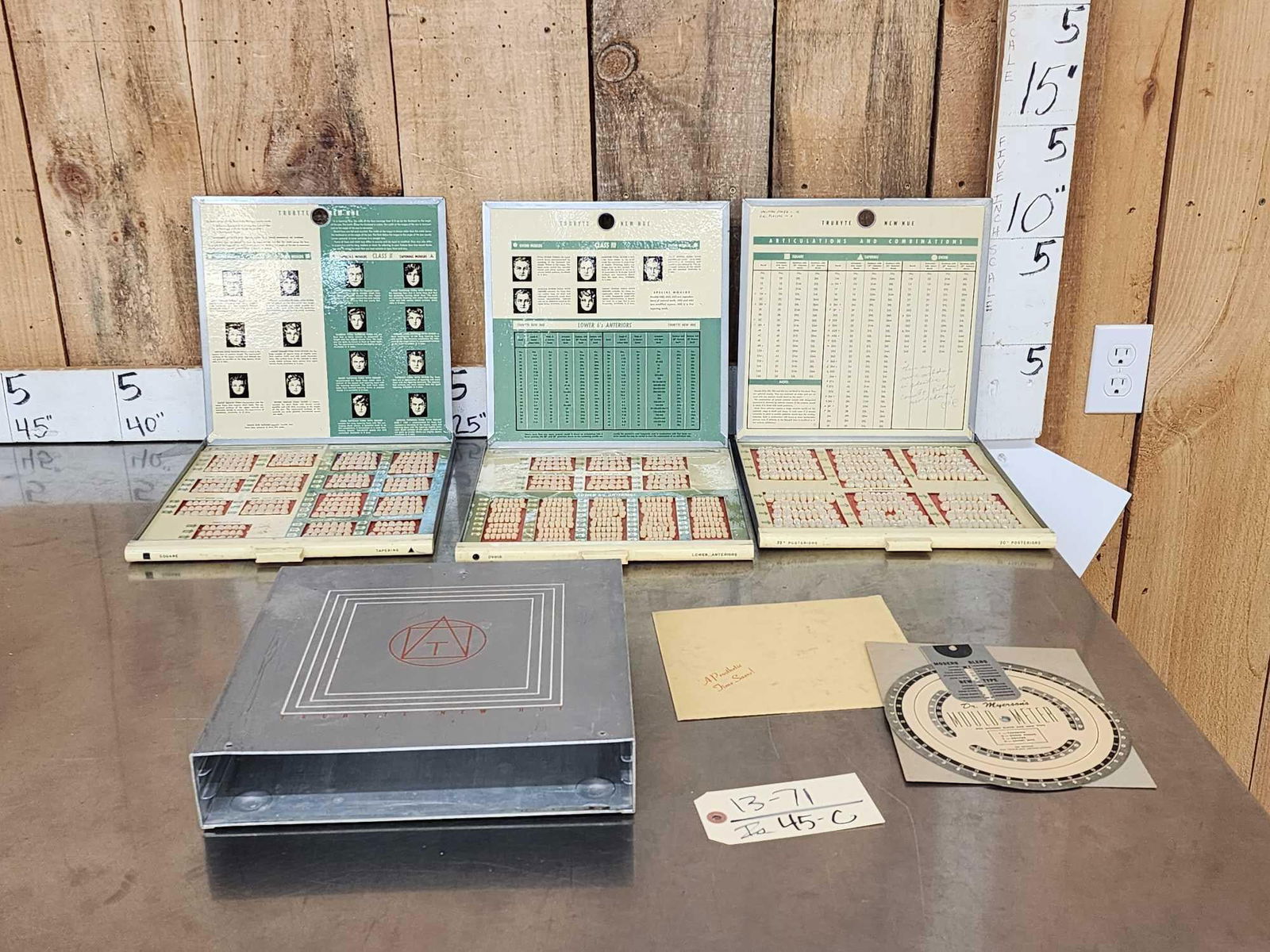 Vintage Vintage Trubyte New Hue Dental Prosthetic Teeth Display (1 of 13)