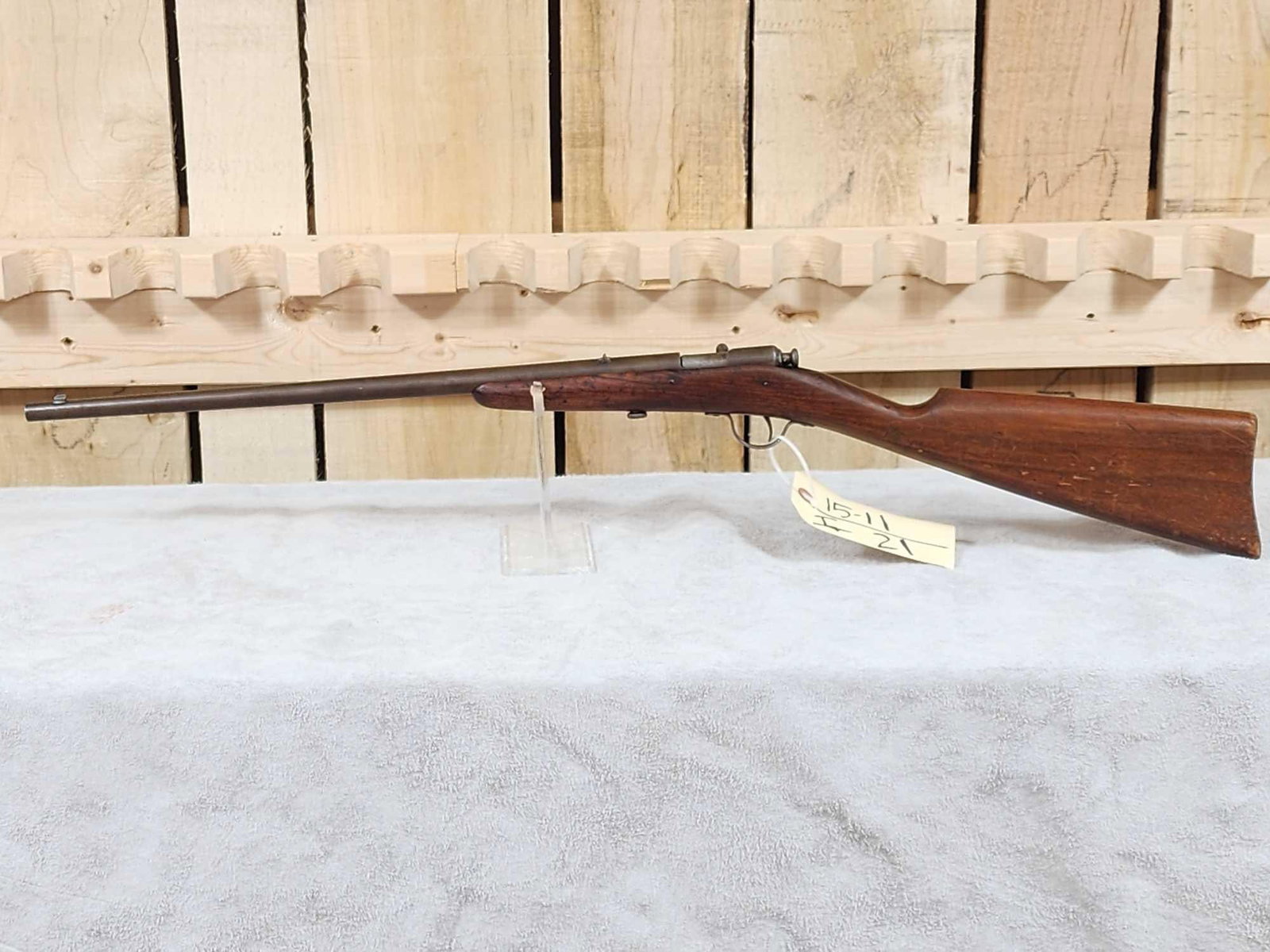 Winchester Model 1900. 22 Single Shot Rifle (1 of 7)
