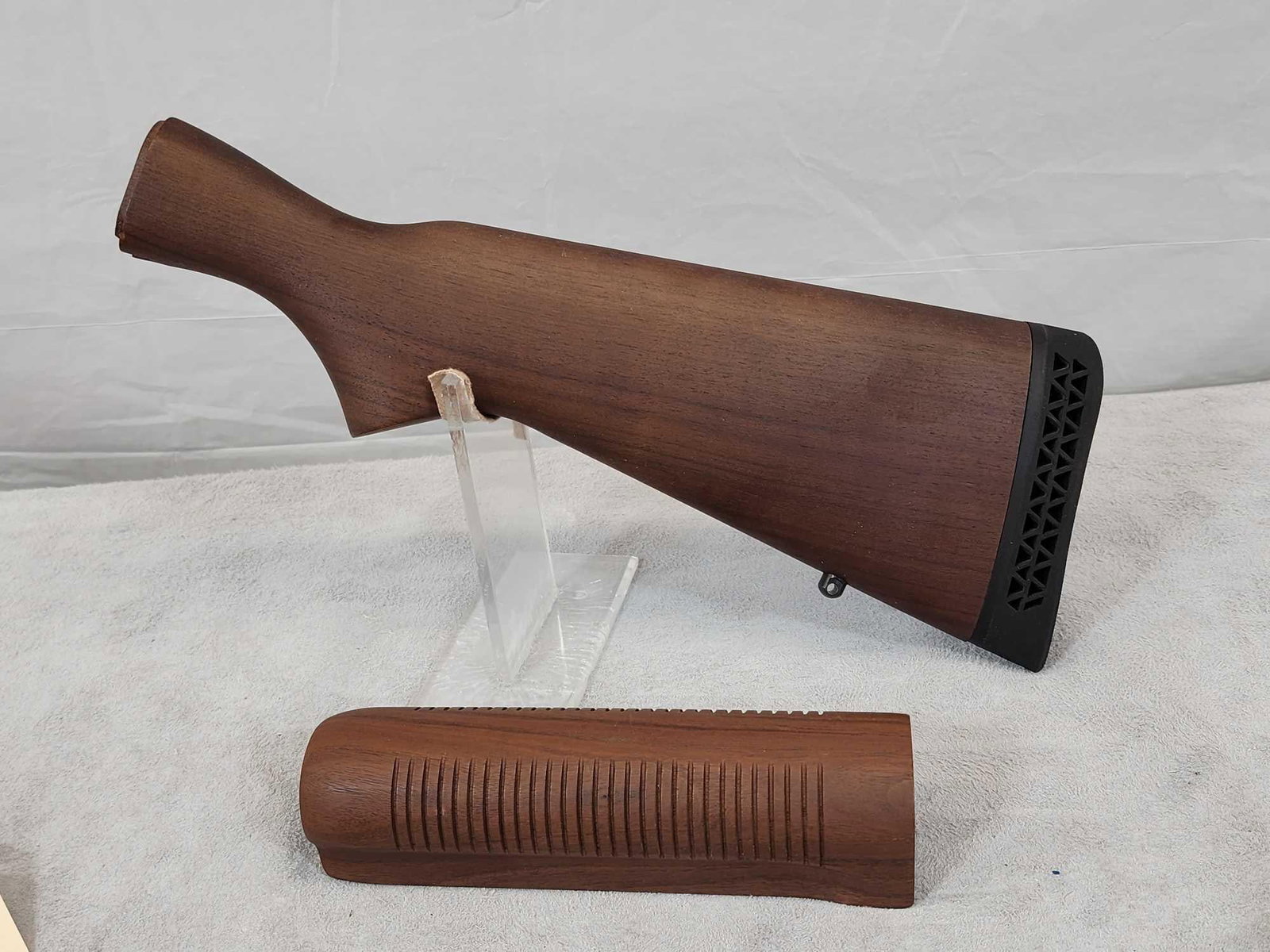 Remington 870 Police Walnut Stock & Forearm: 77.2 New never used with recoil pad for 12ga