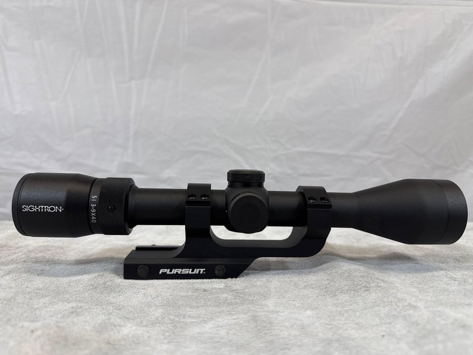 Sightron SI 3-9x40 Rifle Scope: 95.11 clear glass nice piece comes with 1 piece mount