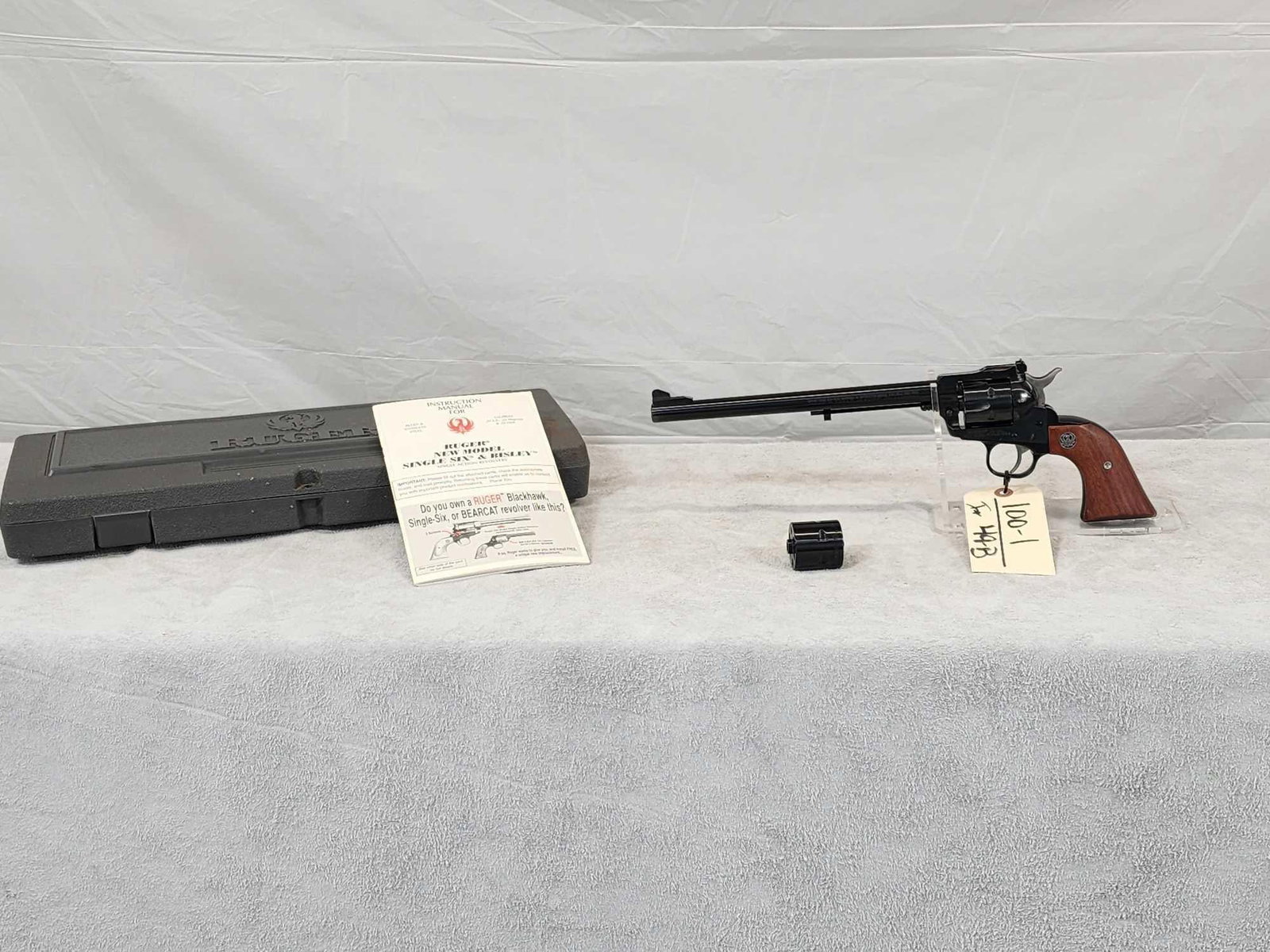 Ruger New Model Single Six. 22 / .22 Mag Revolver (1 of 10)