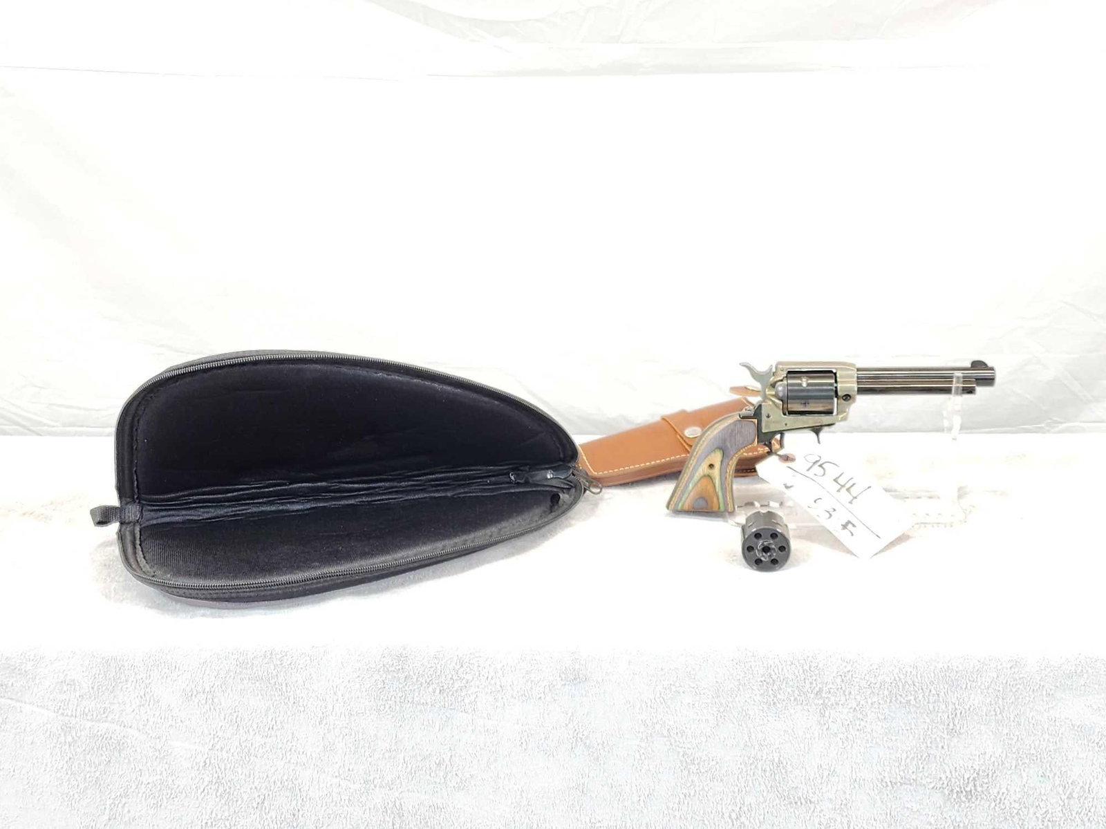 Heritage Rough Rider .22 / .22Mag Revolver (1 of 3)