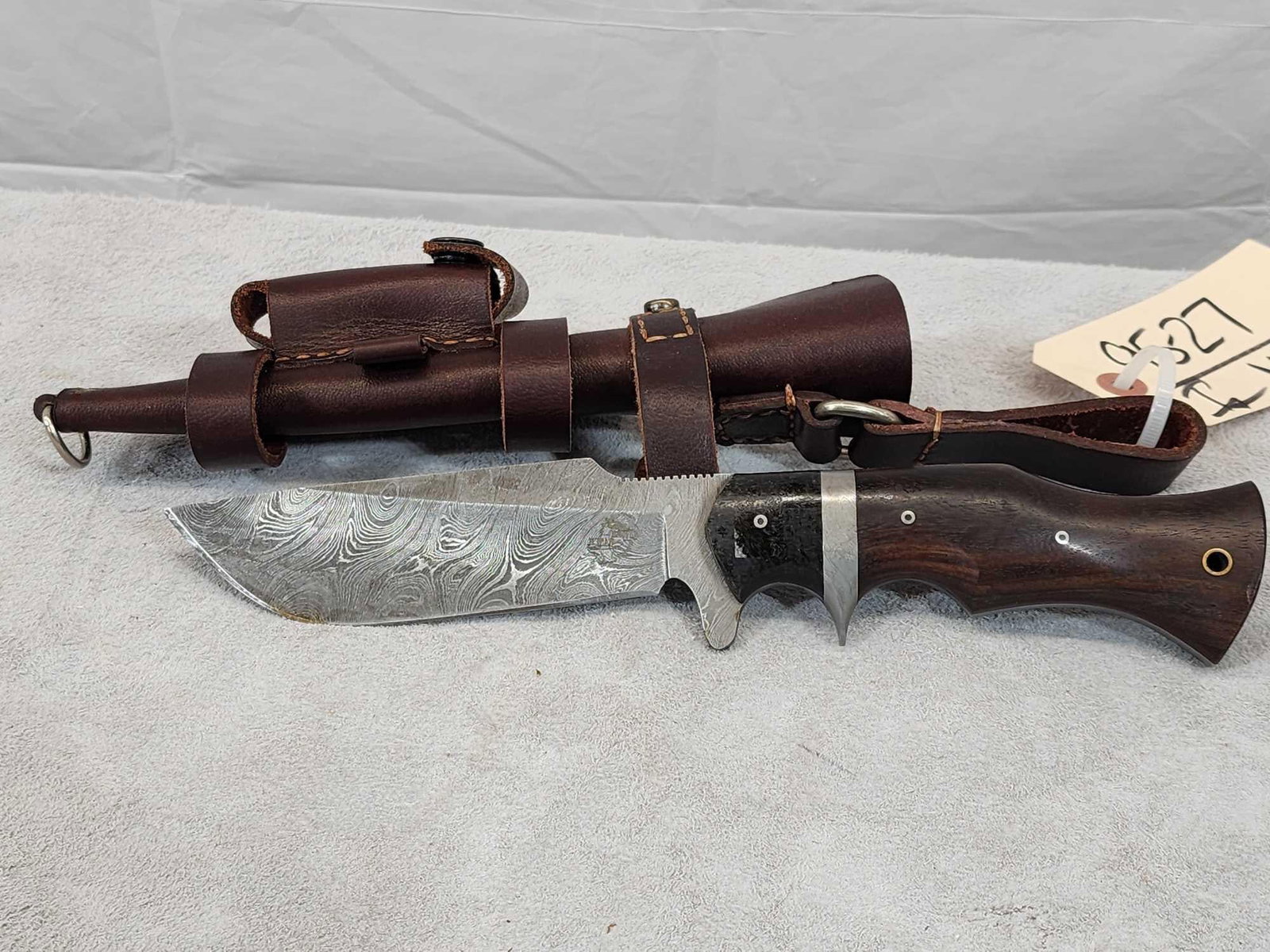 5 1/2" Fixed Blade Hand Made Damascus Knife (1 of 6)