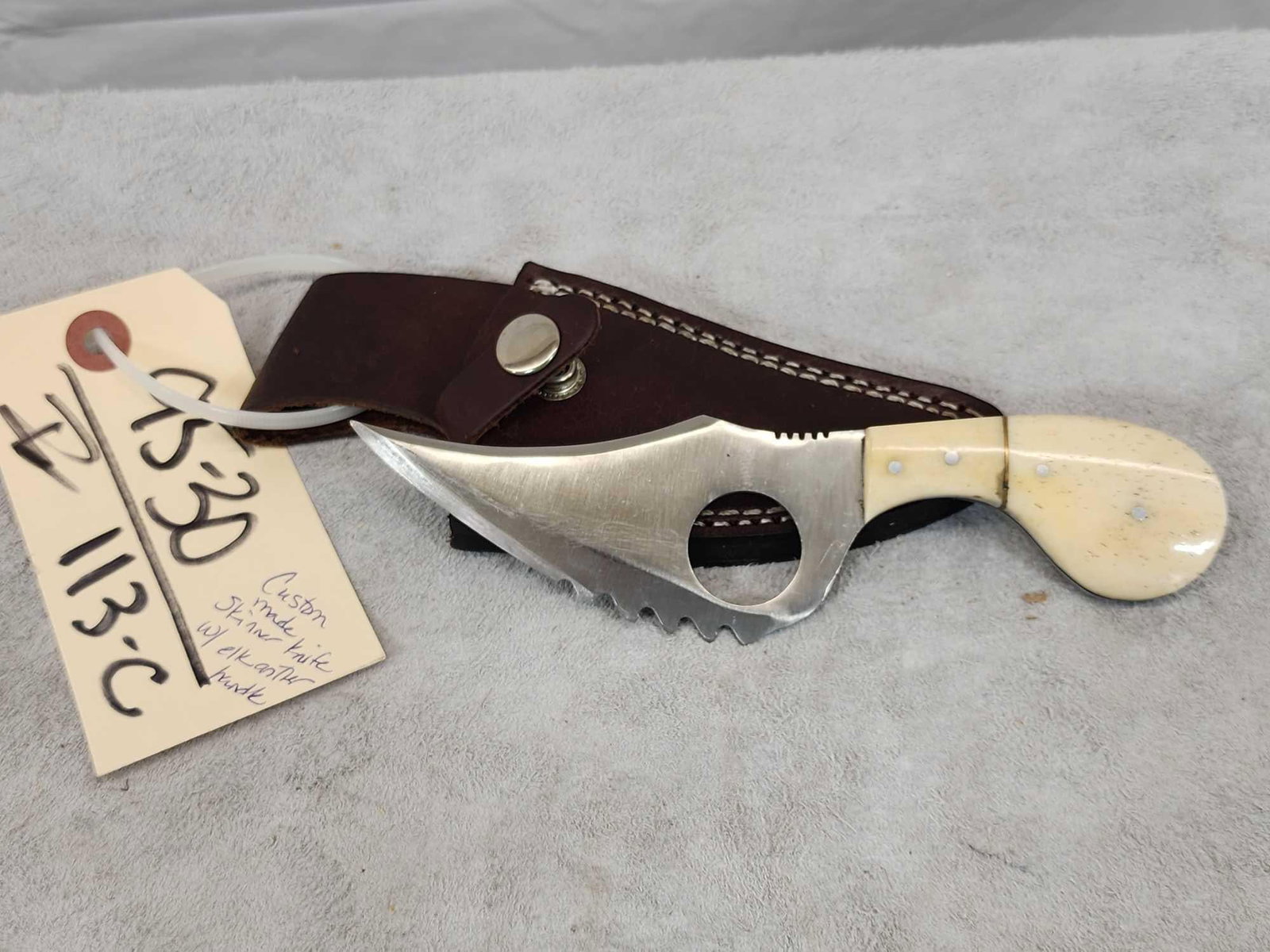 Custom Made 4" Fixed Blade Skinning Knife (1 of 2)