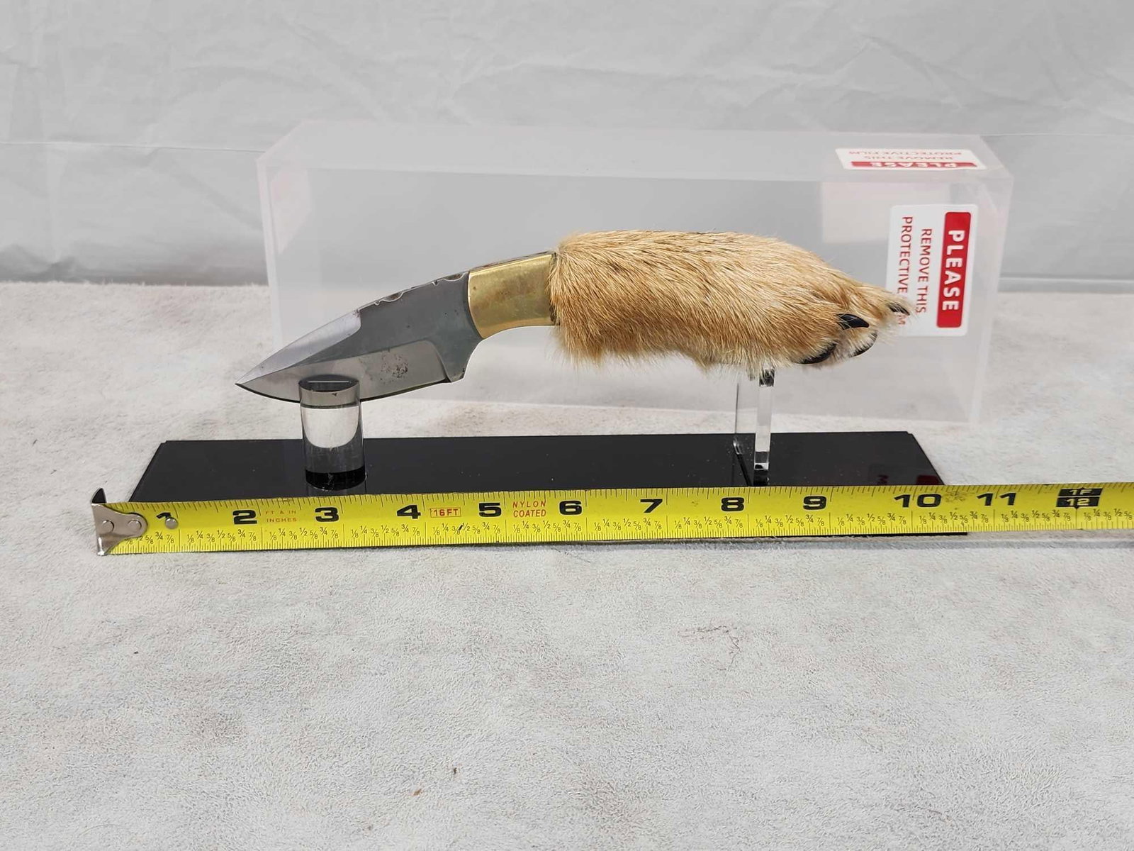 Hand Made Skinning Knive " The Wiley " (1 of 3)