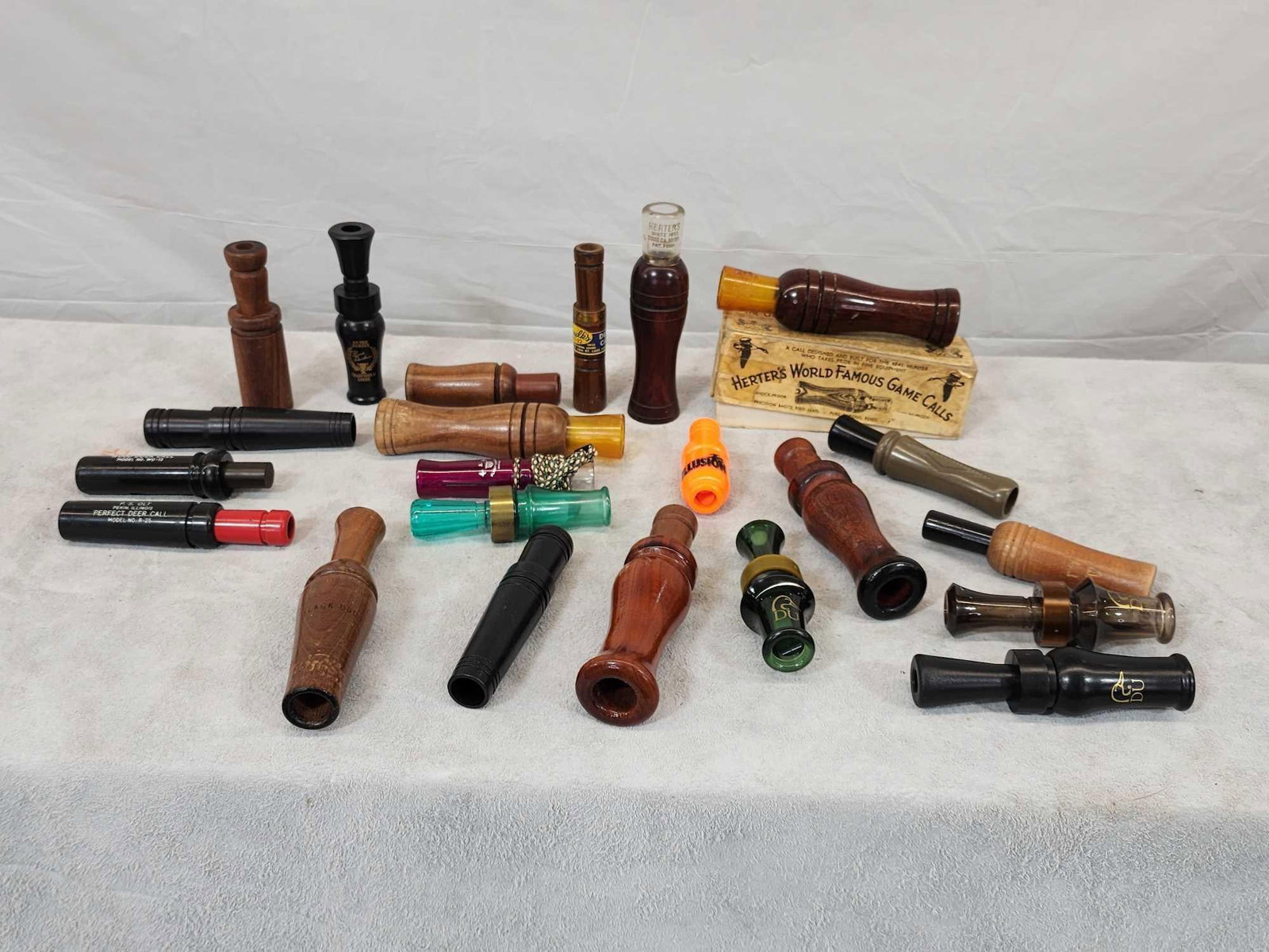Collection Of 22 Vintage & Modern Game Calls (1 of 6)