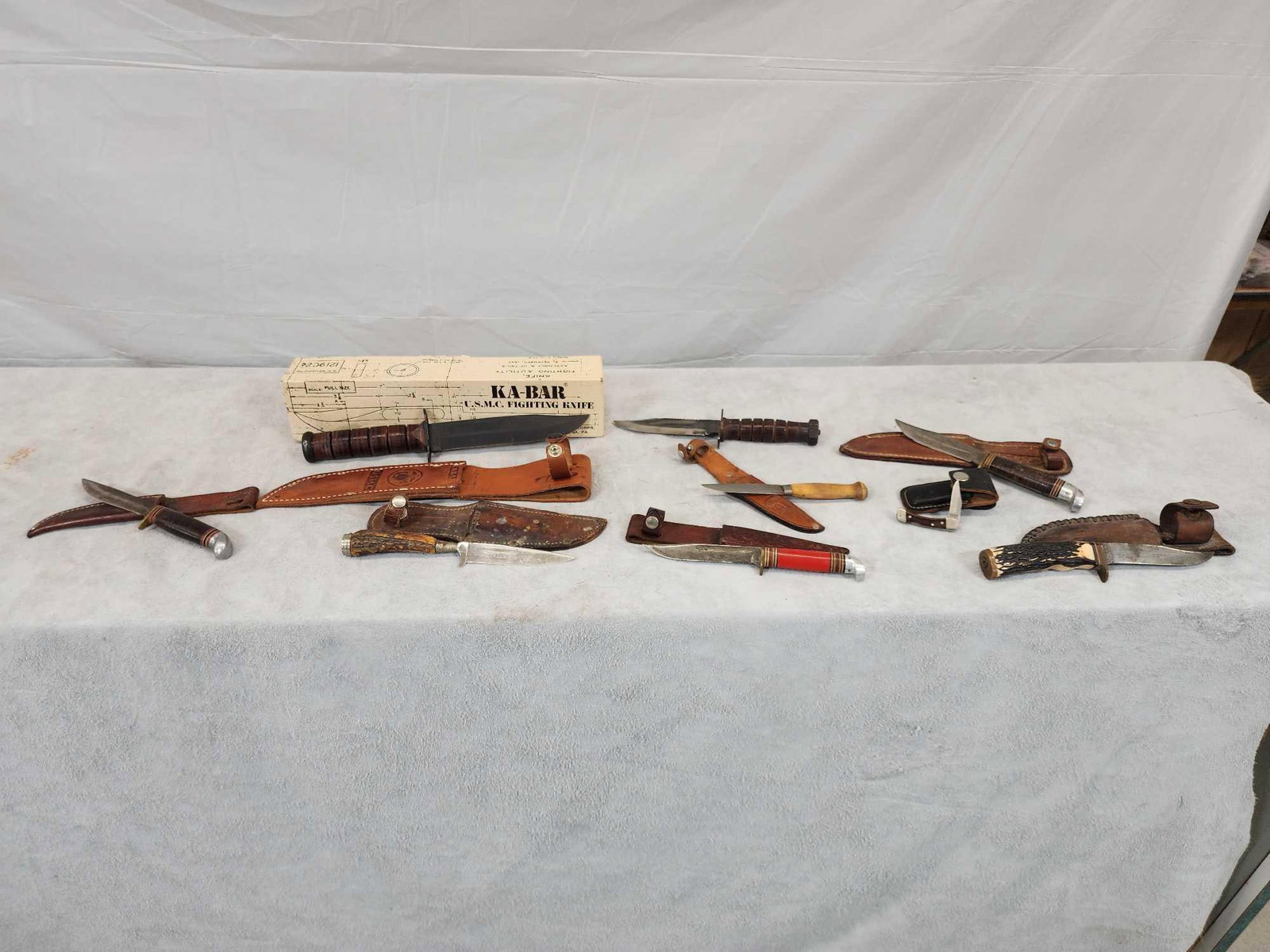Collection Of 8 Vintage Fixed Blade Knives (1 of 20)
