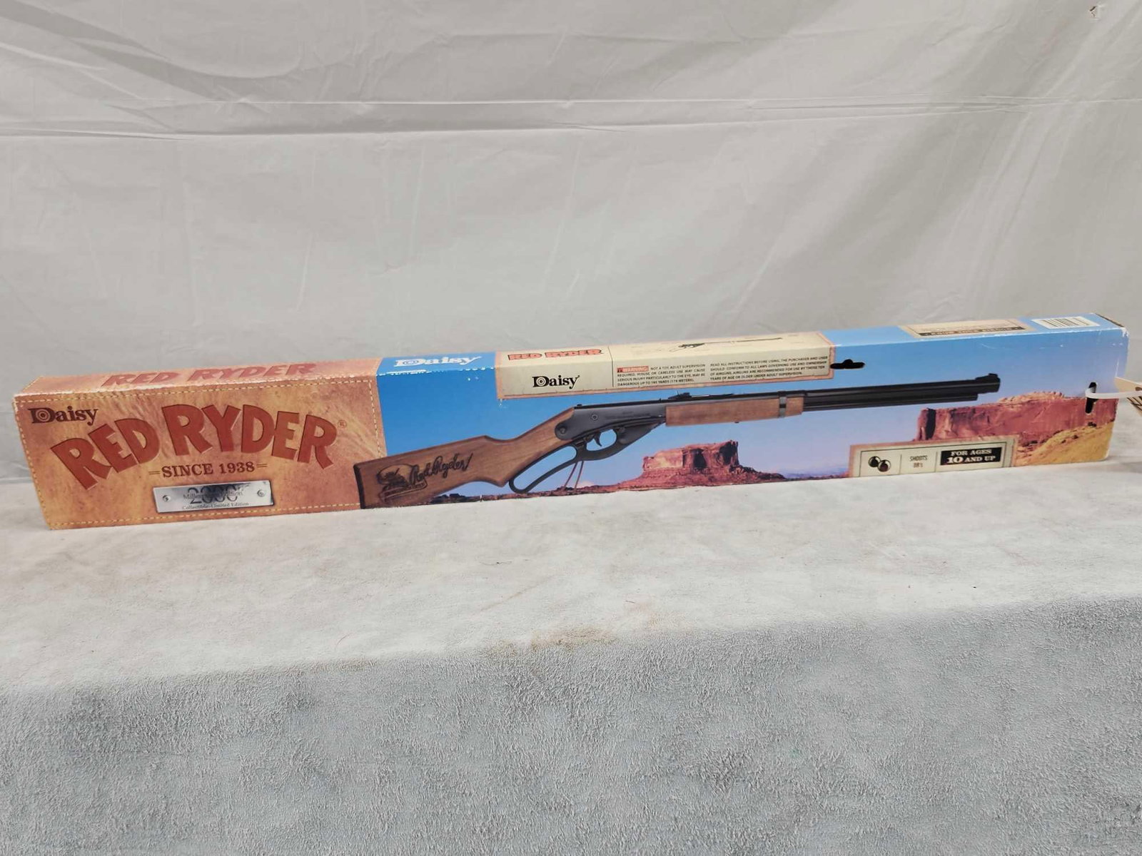 Millennium Edition Daisy Red Ryder Air Rifle (1 of 5)