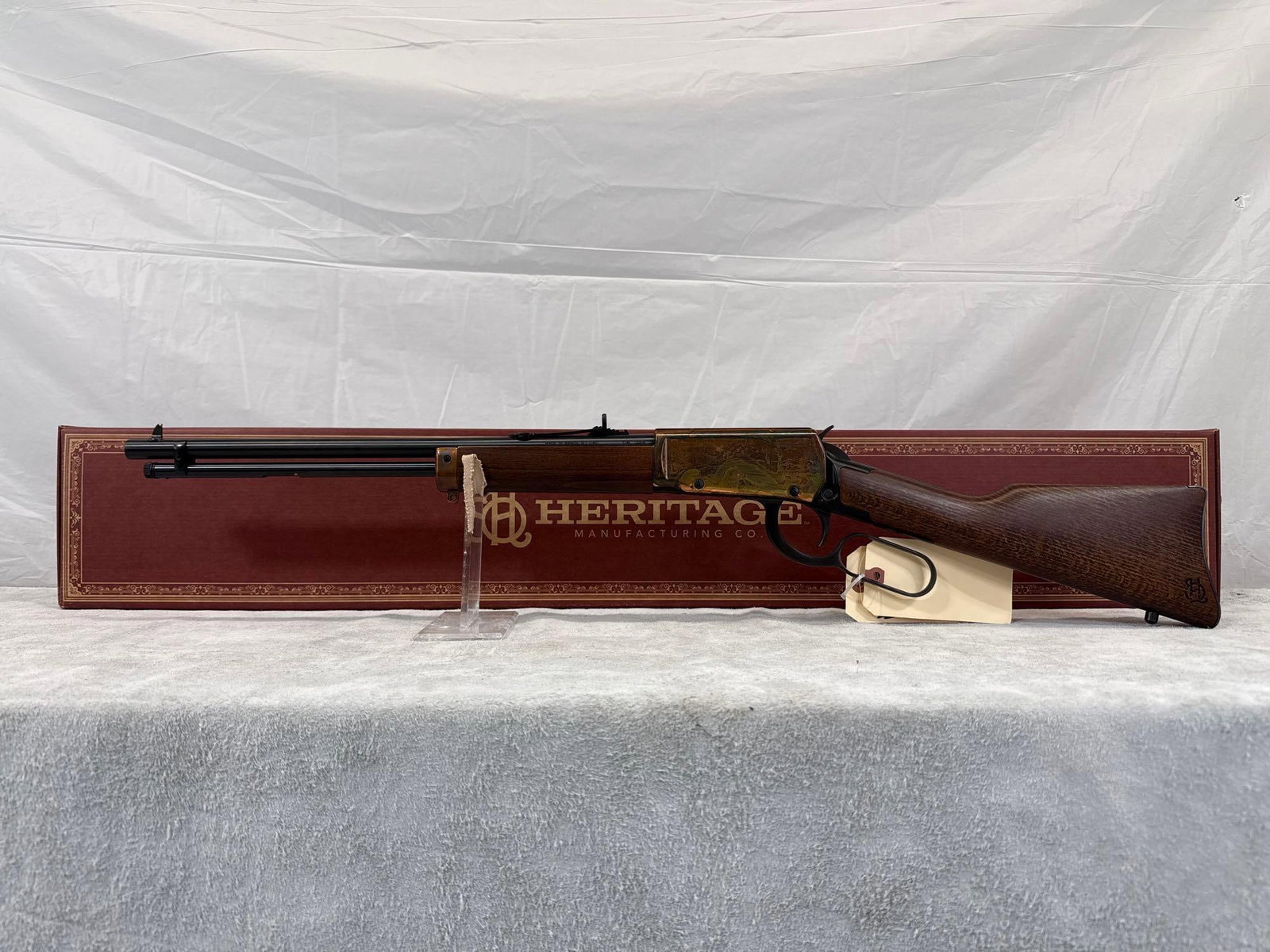 Heritage Manufacturing Settler 22 Long Rifle Lever Action Rifle (1 of 7)