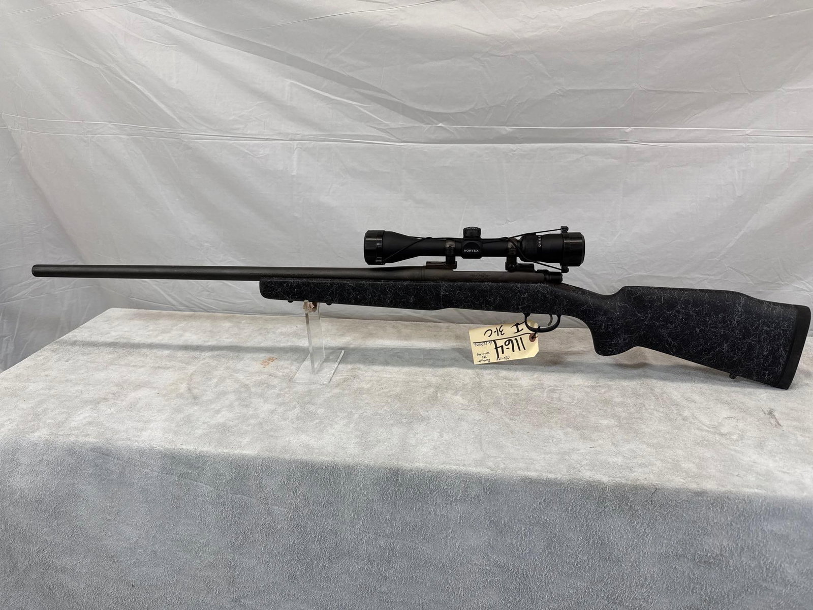Remington 700 300 Win Mag Bolt Action Rifle: 116.4 used 26 inch heavy barrel good rifling shinny bore vortex 4-12x40 scope sn RR74159G