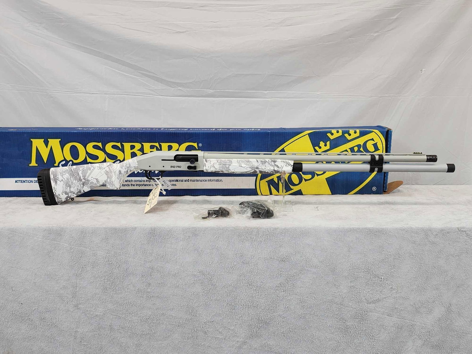 Mossberg Model 940 Pro Waterfowl 12 Plus 1 12ga Semi Auto Shotgun (1 of 8)