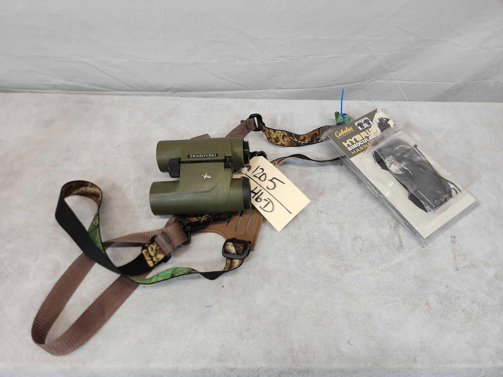 Swarovski 8x30 Binoculars (1 of 6)