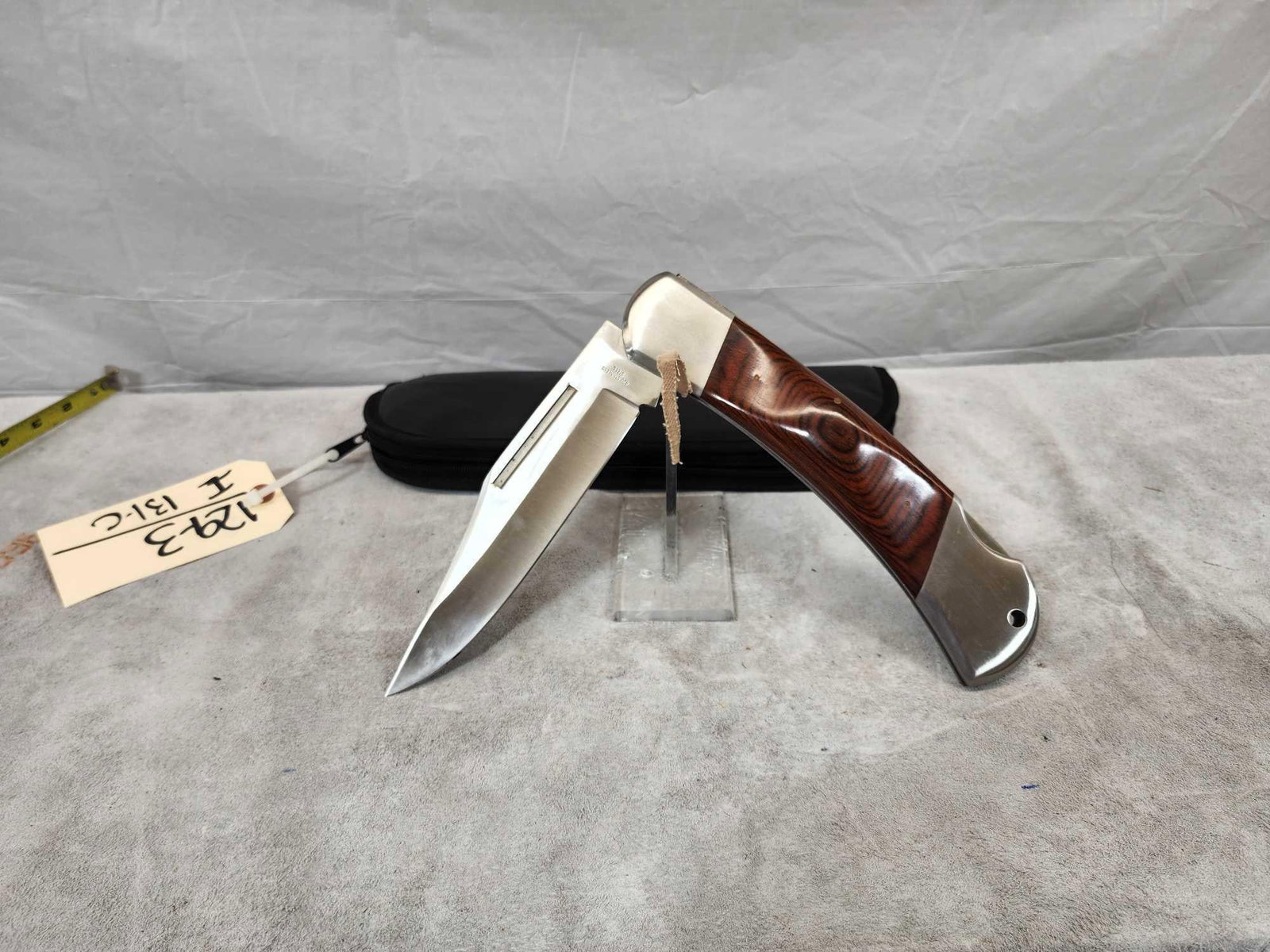 Over Size Lock Blade Folding Pocket Knife (1 of 4)