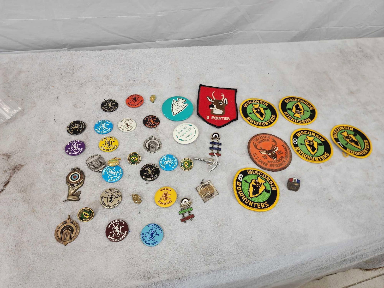 Collection Of Vintage Wisconsin Bow Hunters Memorabilia (1 of 7)