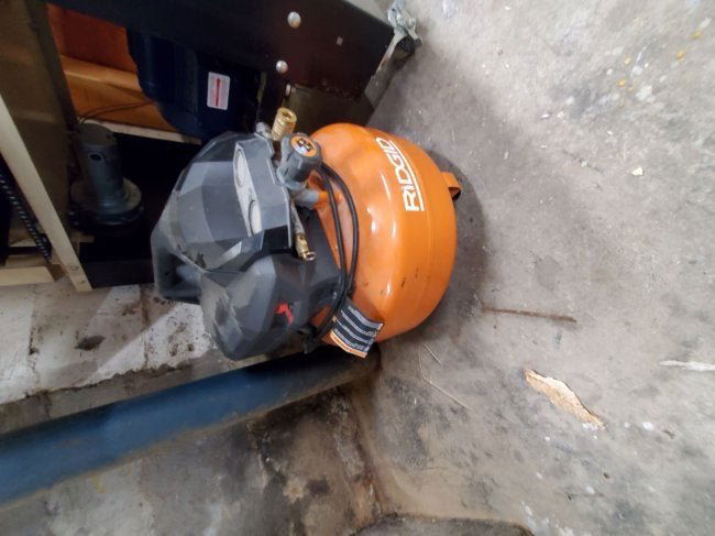 Rigid air compressor (1 of 1)